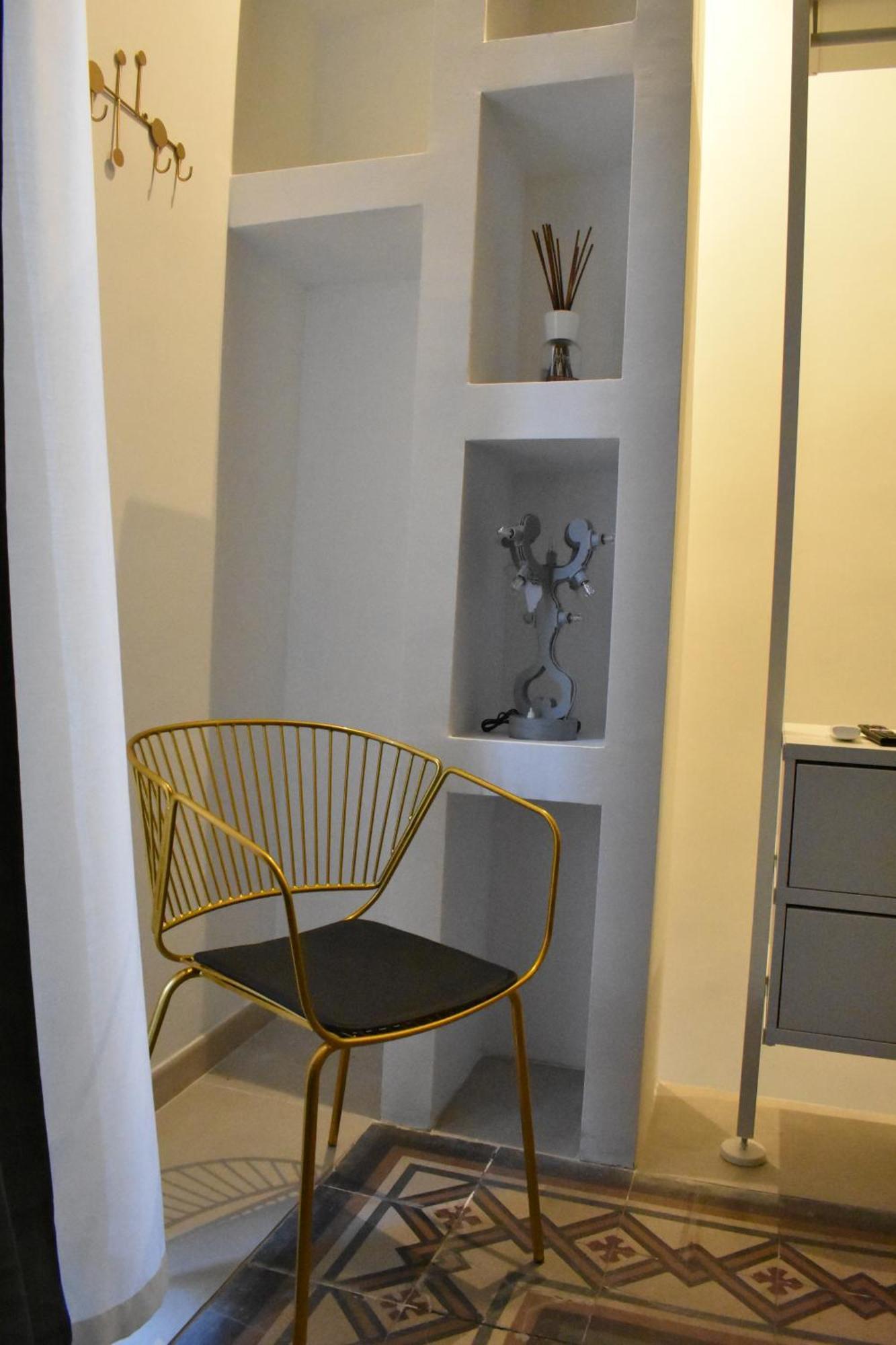 Saint Barth Guest House - Steps Loft In Bari Bagian luar foto