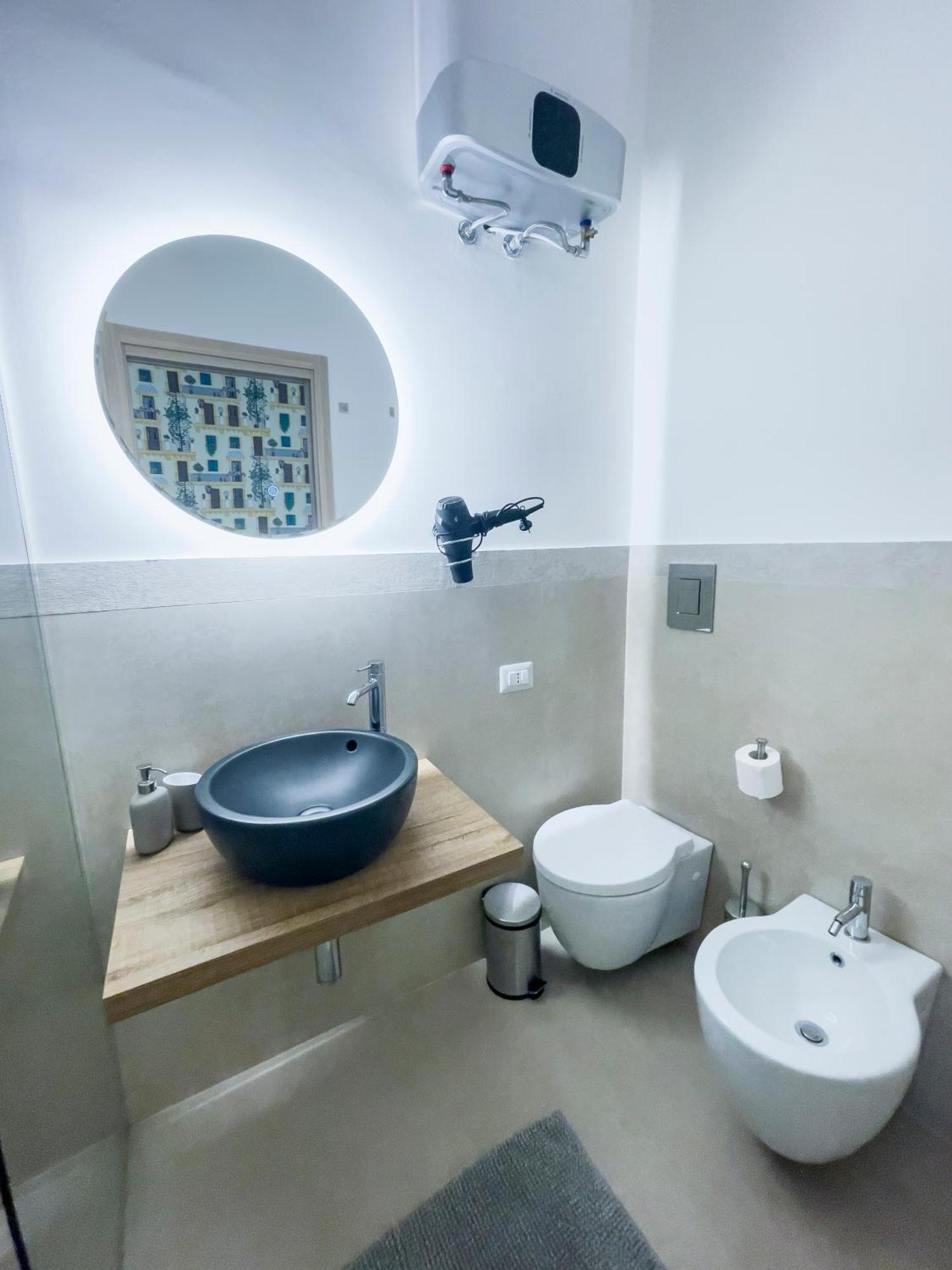 Saint Barth Guest House - Steps Loft In Bari Bagian luar foto