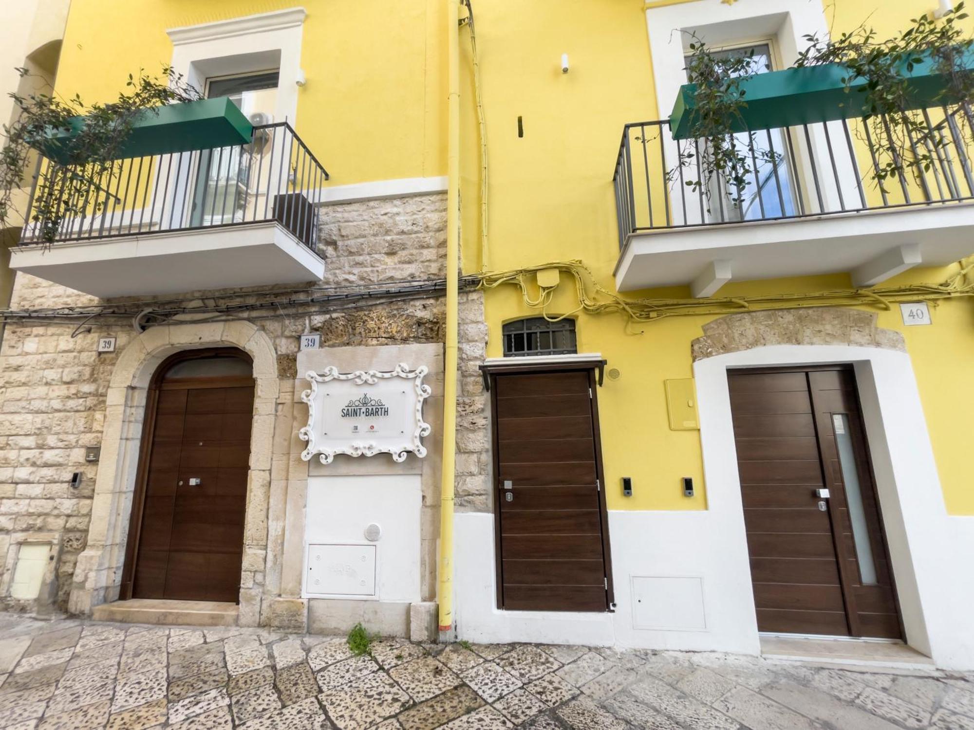 Saint Barth Guest House - Steps Loft In Bari Bagian luar foto
